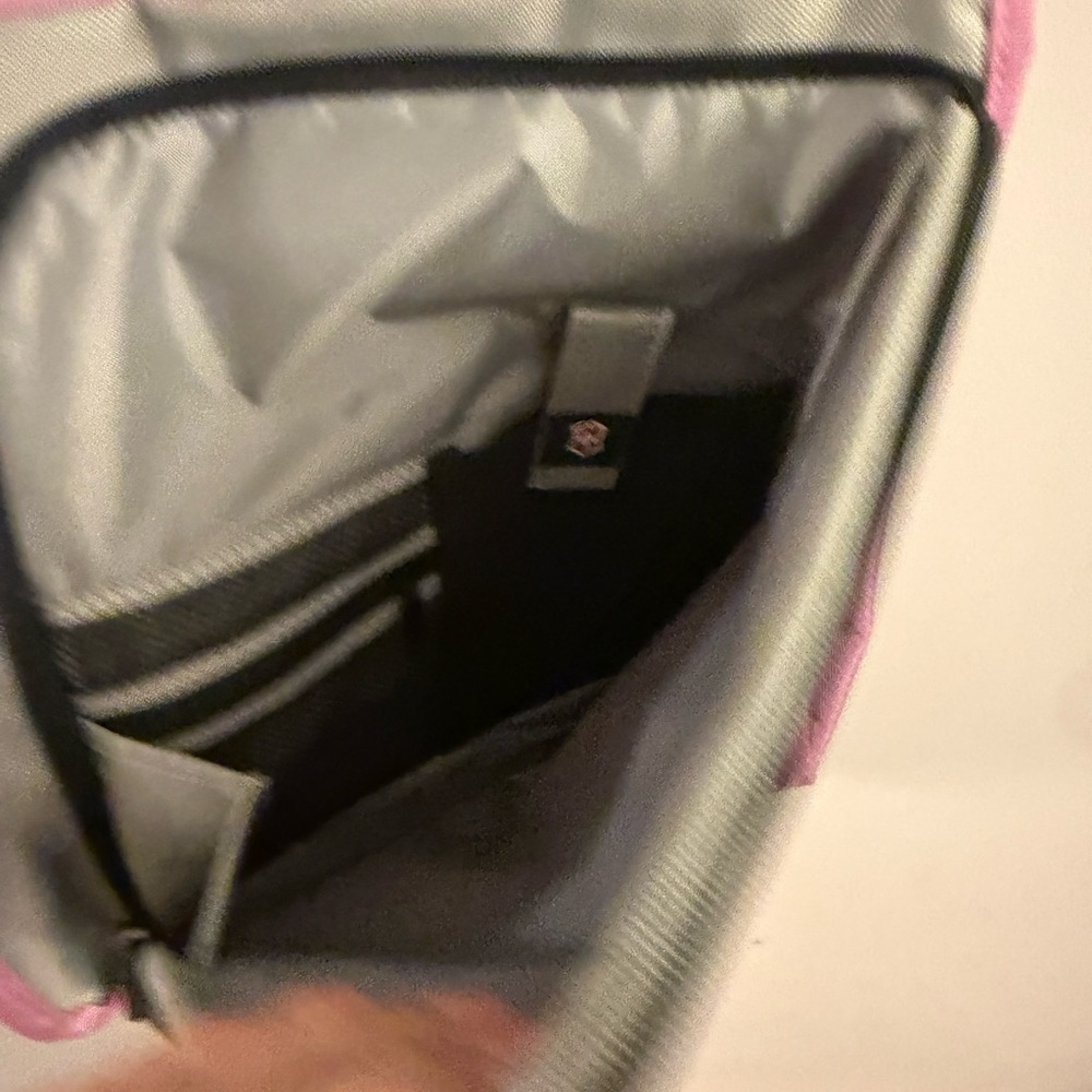 Victorinox Pink & Gray Crossbody Messenger Bag Adjustable Strap - Picture 3 of 10